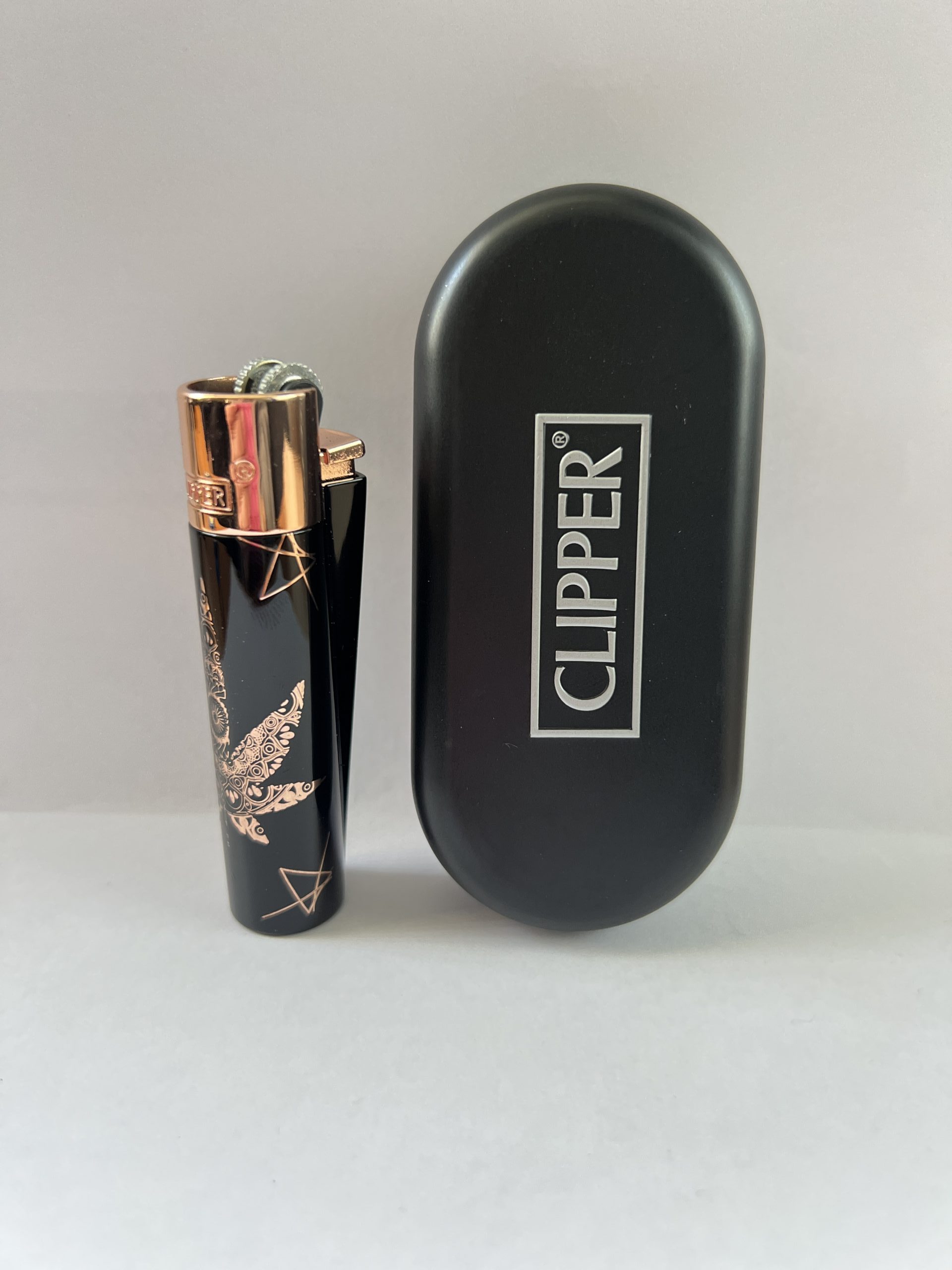 Запальничка "D12 CLIPPER CMP11R YANTRA WEED"