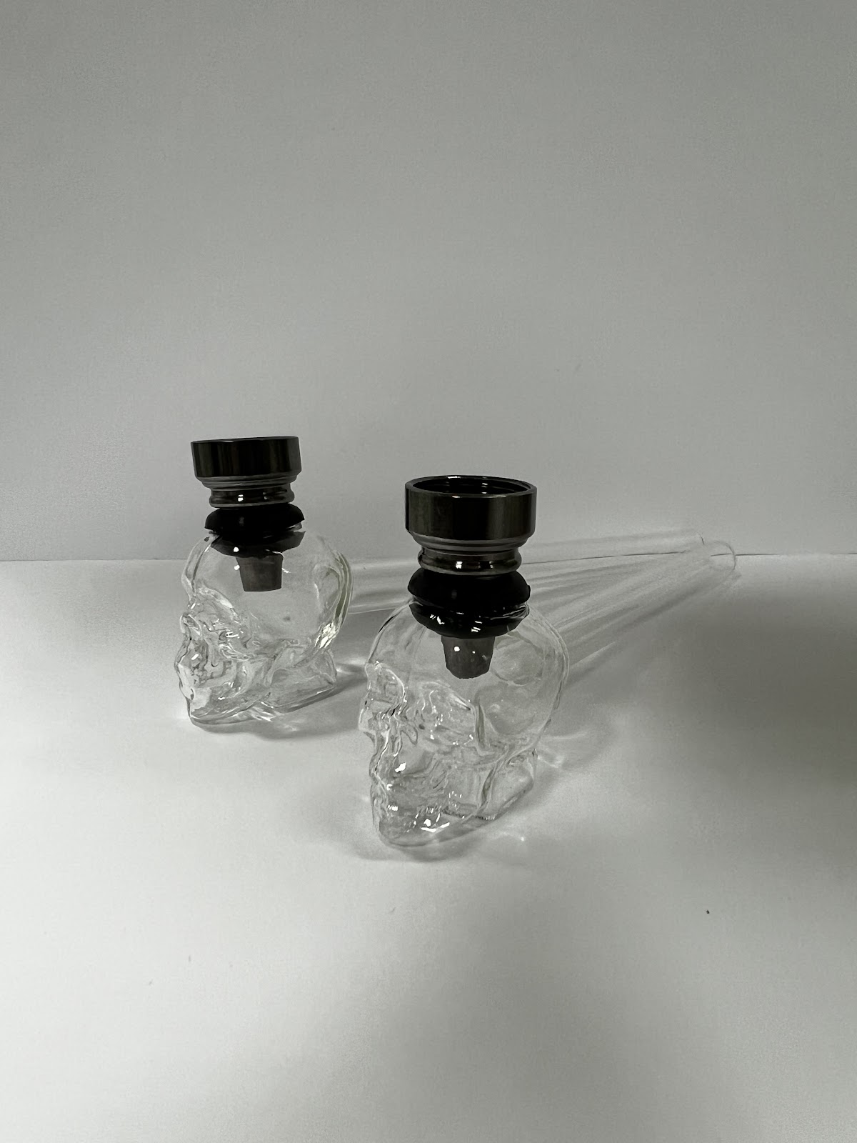 Трубка скляна курильна "Череп"